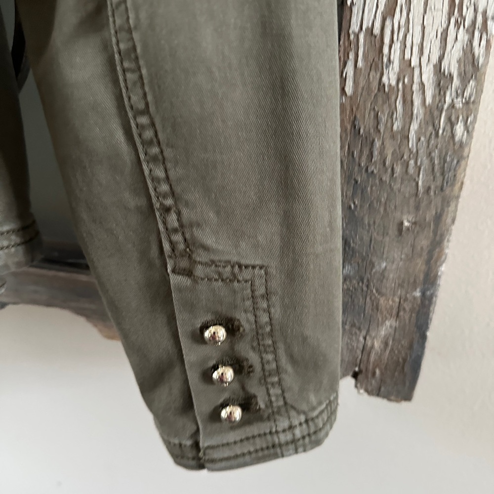 Olive Military Style Women's Jacket - Picture 5 of 5